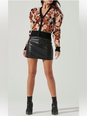 NWOT ASTR Romilly Floral Puff Sleeve Size Small Medium Cardigan